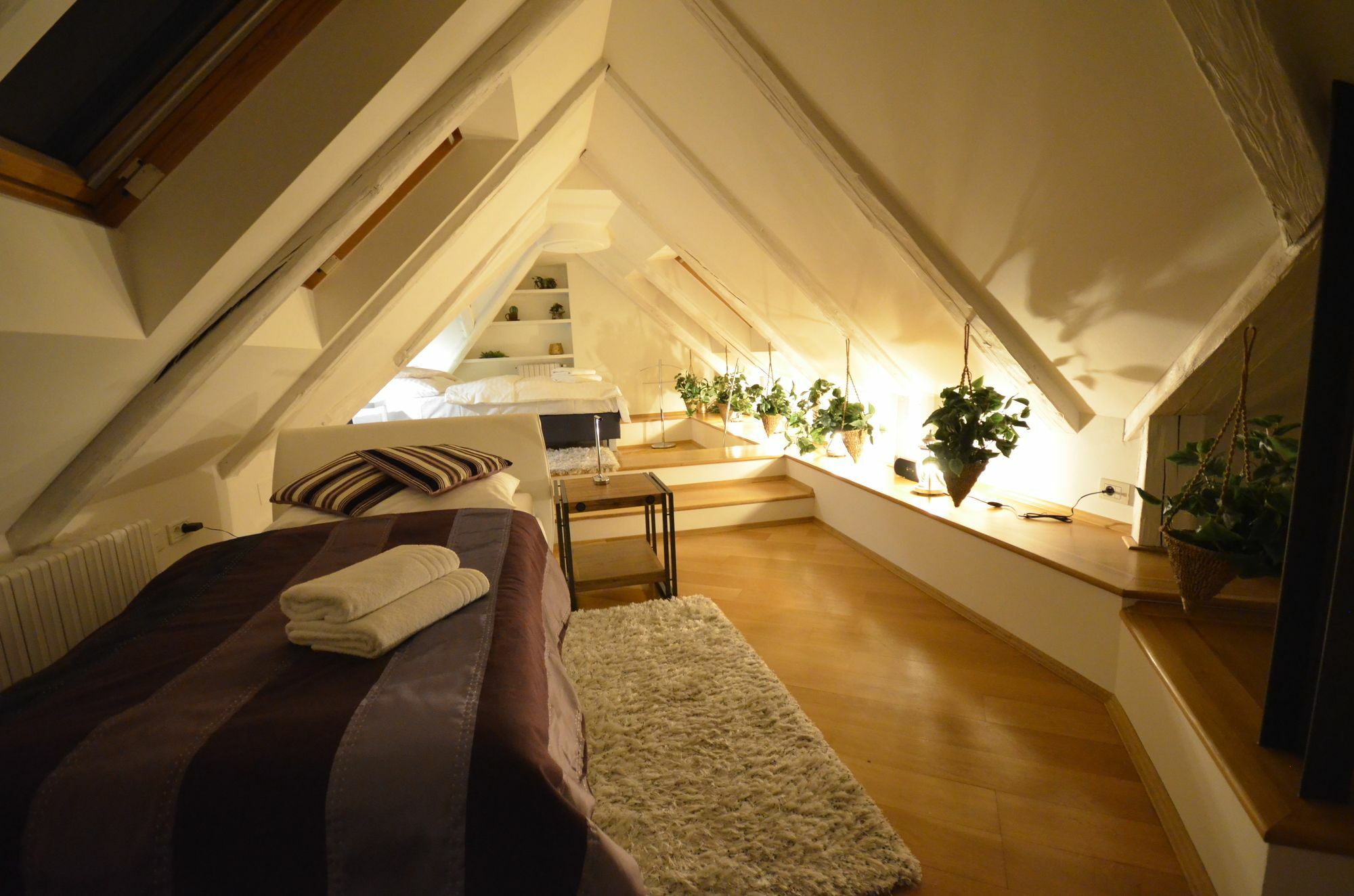 Apartmán Attic Hroznova - Charles Bridge Praha